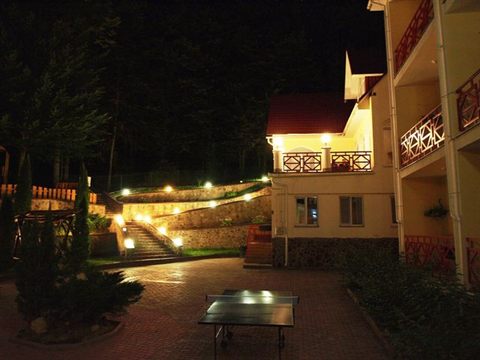 sunny-autumn-night-2.jpg